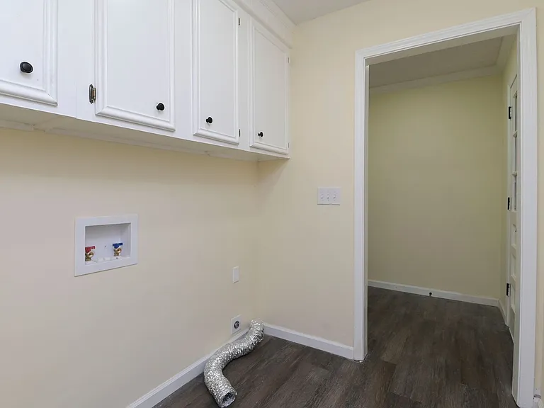 119 Wychwood Rd — Photo 18