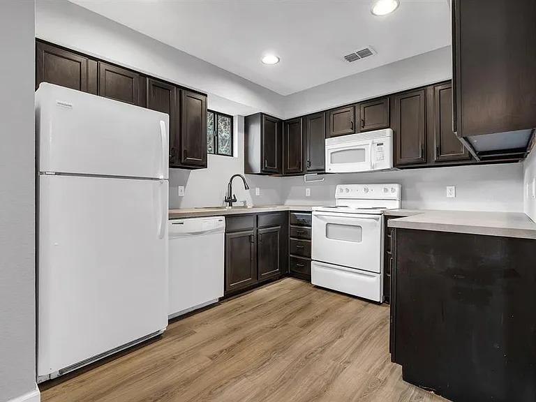 2322 Timber Oaks Ln — Photo 12