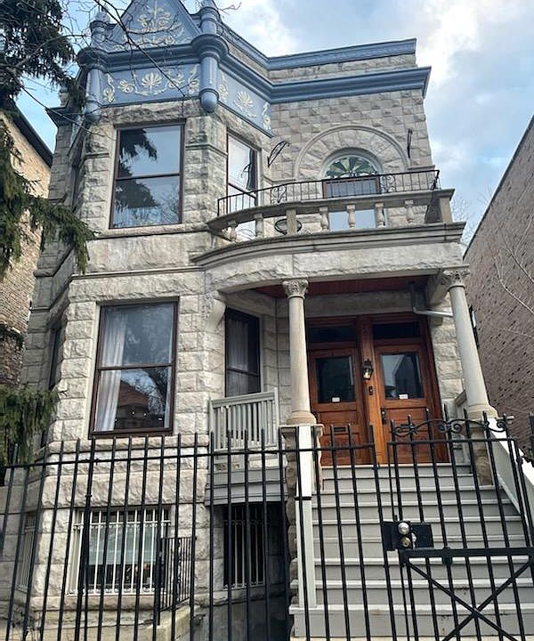 1st image of 707 W Melrose St #1F