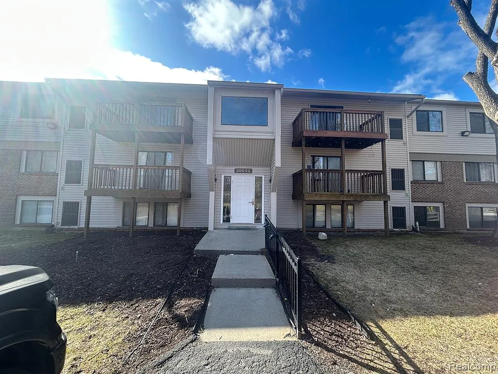2 bed, 2.0 bath, 1190 sqft, $1,550 — Photo 1