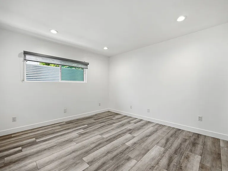 2561 W Avenue 30 — Photo 40