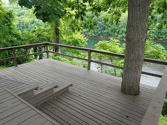 3rd image of 349 Sherwood Dr