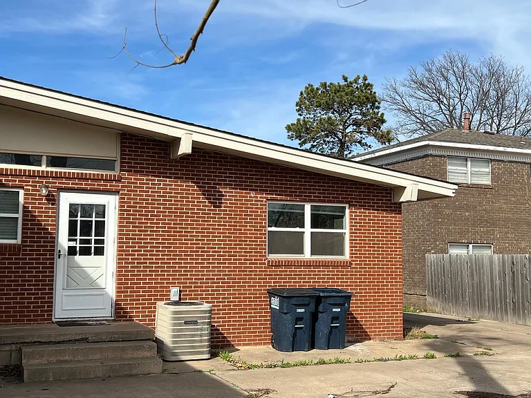 2001 Mosher Dr #2001 — Photo 4