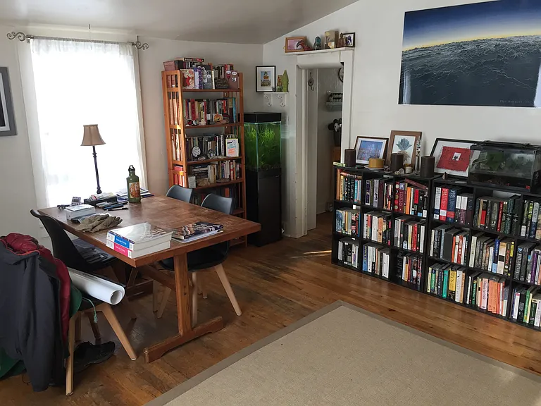 649 University Ave — Photo 3