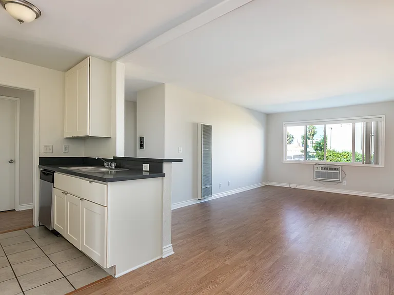 5161 Riverton Ave #104 — Photo 8