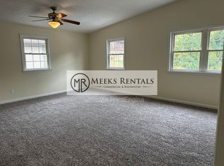 112 Botley Ln, Hurricane, WV 25526