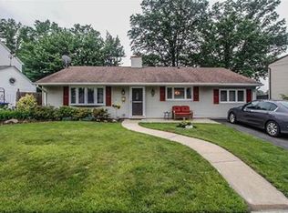 24 Raleigh Rd, Edison, NJ 08817