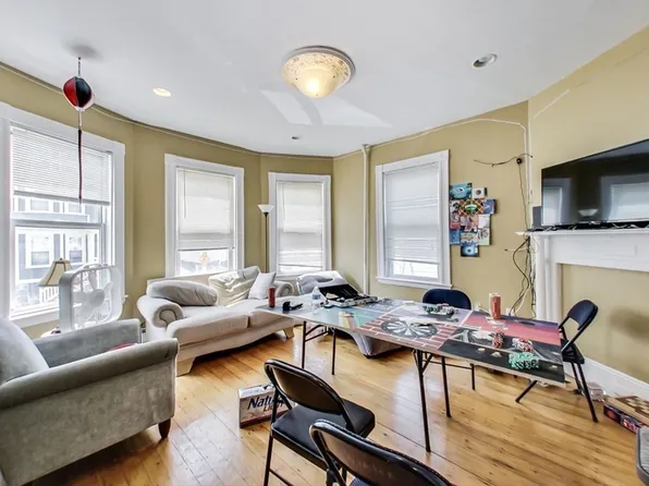 8 Sunset St #1E, Roxbury Crossing, MA 02120