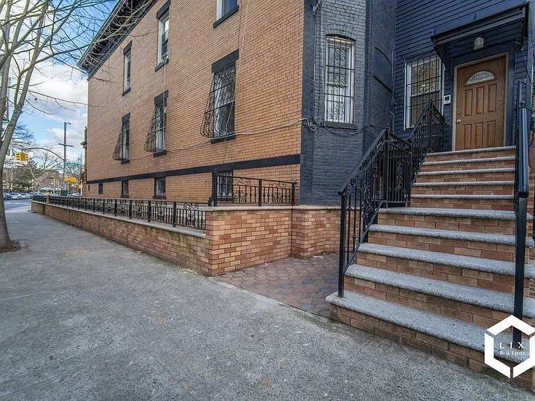 102 Dahill Rd #1R — Photo 7