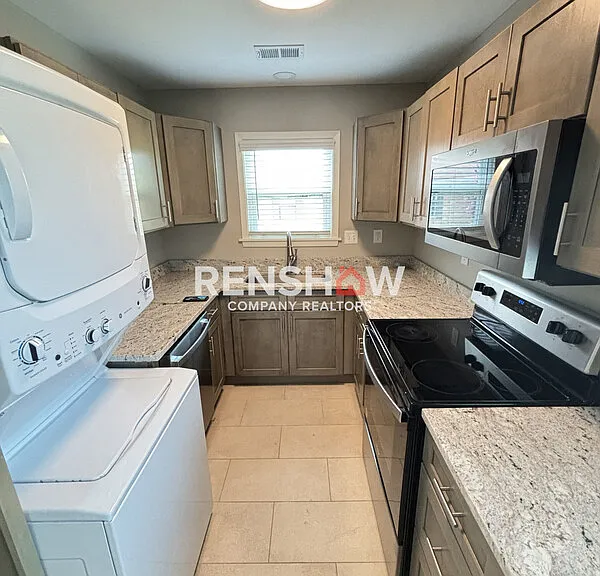 121 West St — Photo 12