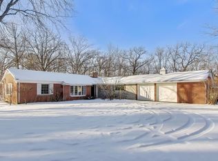 26225 N Hickory Rd, Mundelein, IL 60060