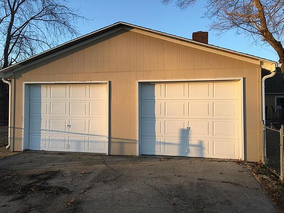 4th image of 330 South Dr