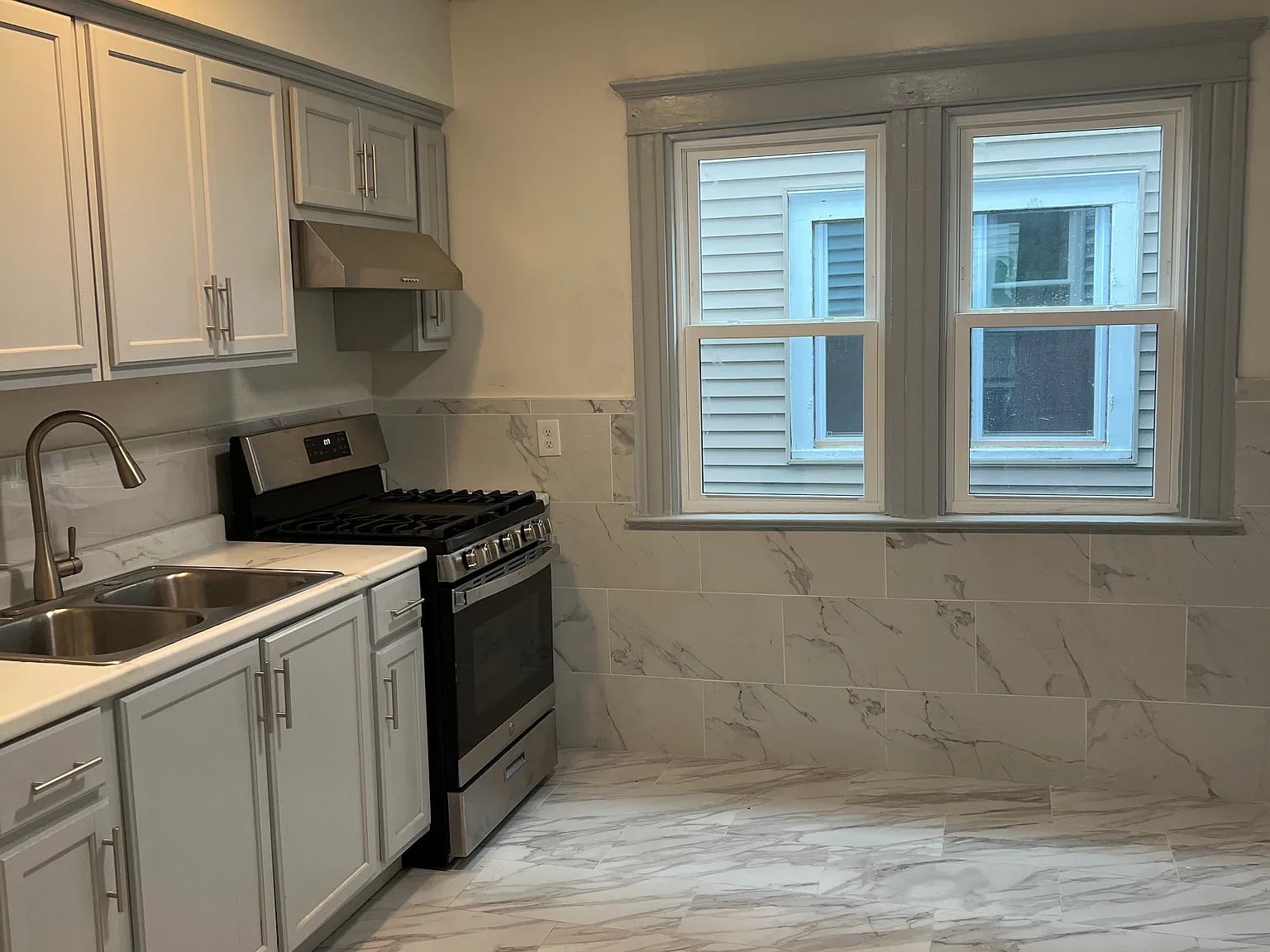 3 bed, 1500 sqft, $1,300 — Photo 3