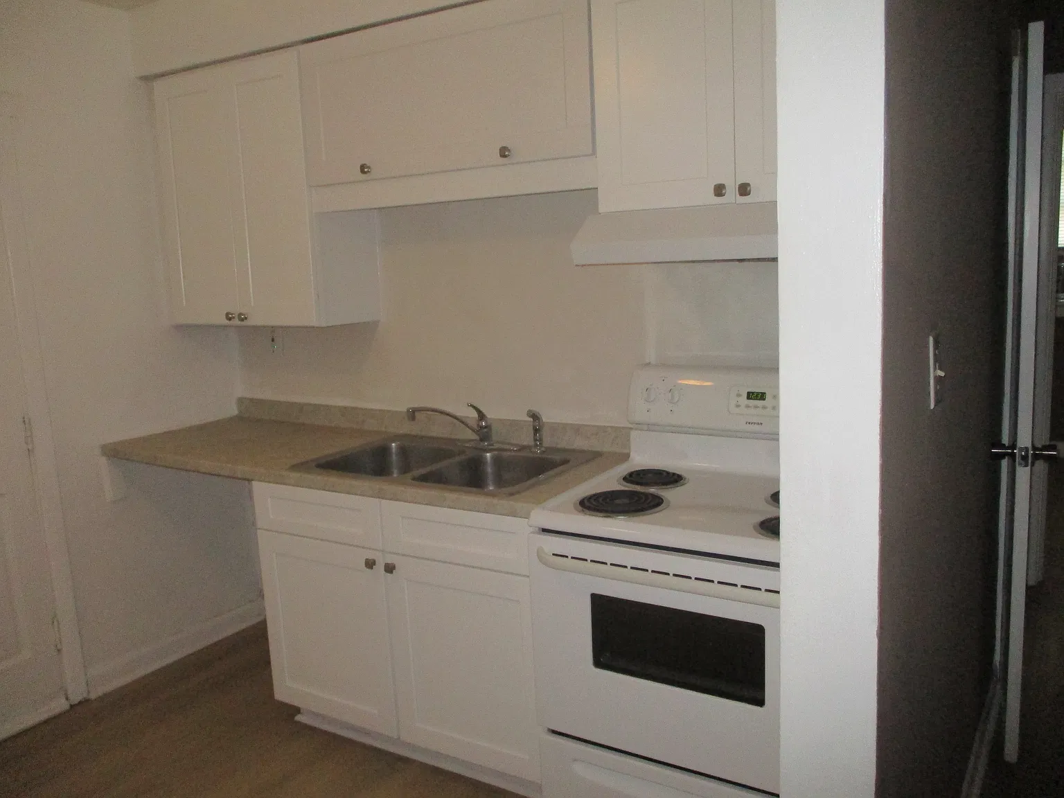 2 bed, 900 sqft, $1,350 — Photo 4