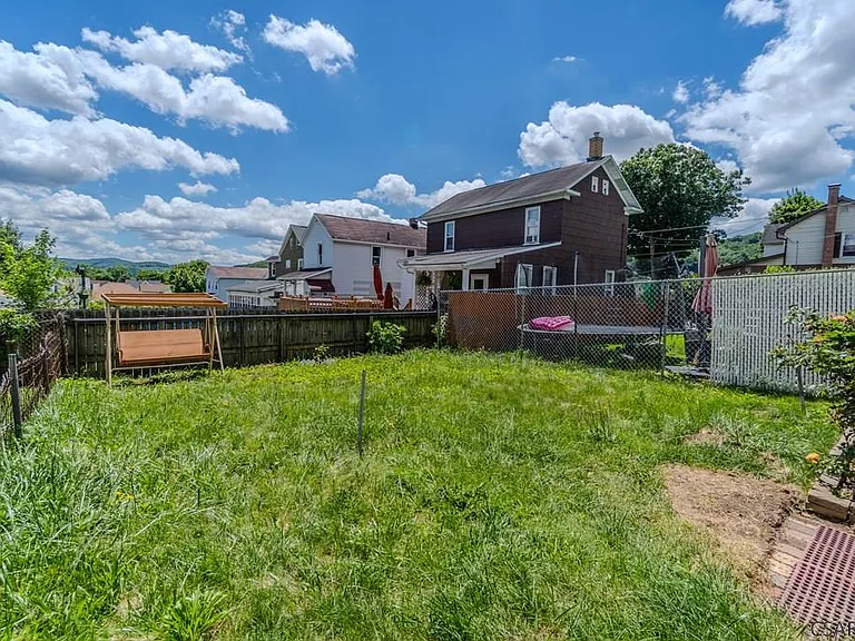 222 Strayer St — Photo 30