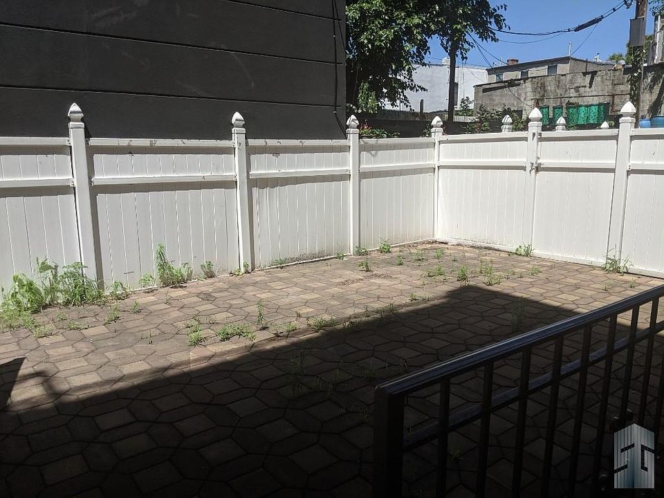 1st image of 538 Brooklyn Ave APT 1