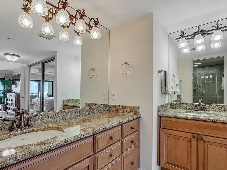 1055 Ocean Dr #403 — Photo 16