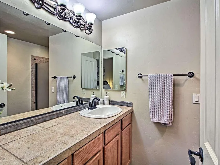 4128 N Thurston Ln #101 — Photo 14