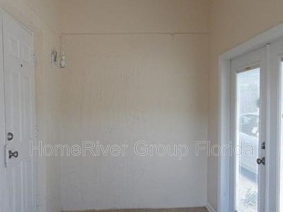 5th image of 315 Thornton Ln APT B