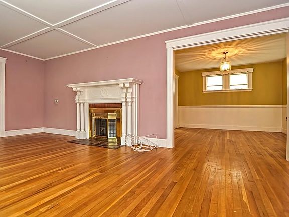 4th image of 222 Elmwood Ave #222