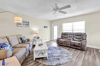 2 bed, 1000 sqft, $1,650 — Photo 2