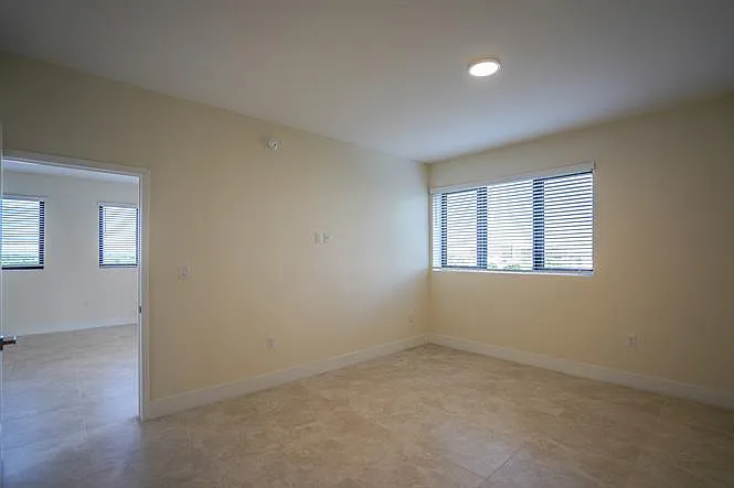1091 Galiano St #502 — Photo 13