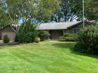 7230 N Redwood Rd, Glendale, WI 53209