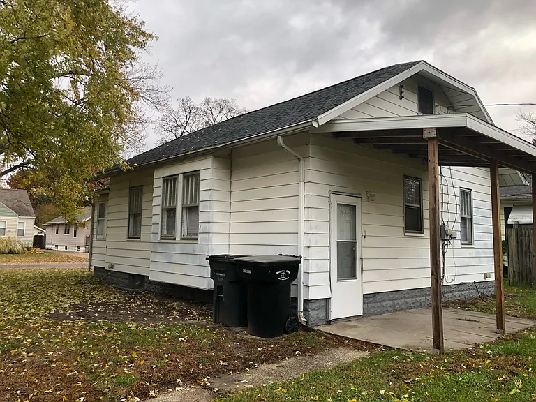 1332 E Donald St — Photo 7