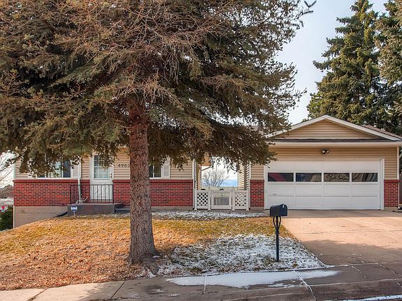 2nd image of 4902 Villa Cir