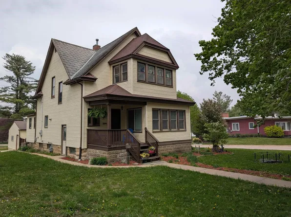 204 8th Ave W, Cresco, IA 52136