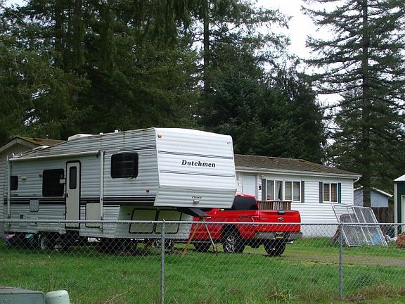 3rd image of 5 Rosemary Ln S