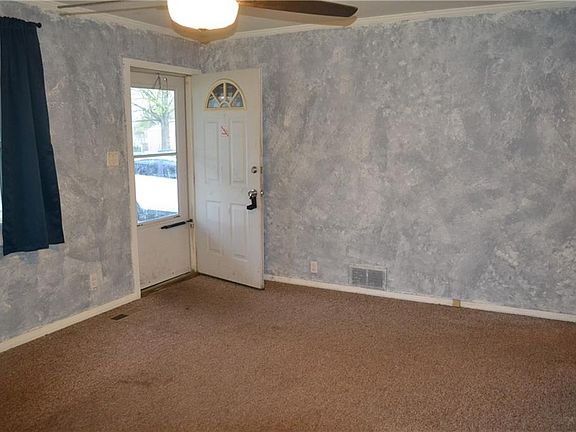 3rd image of 406 S Grace Ave