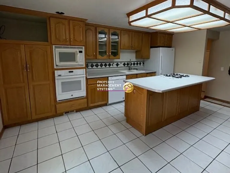 12131 S Mill Ridge Rd — Photo 2