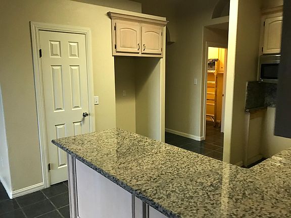3rd image of 3800 Nightingale Ave