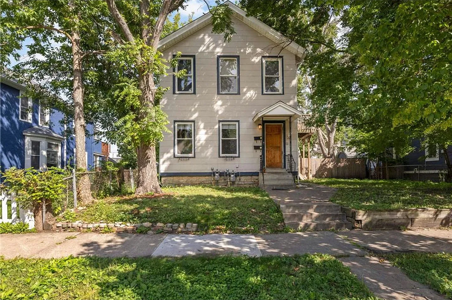 32 Douglas St — Photo 1