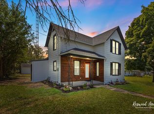 224 E Papineau St, Papineau, IL 60956