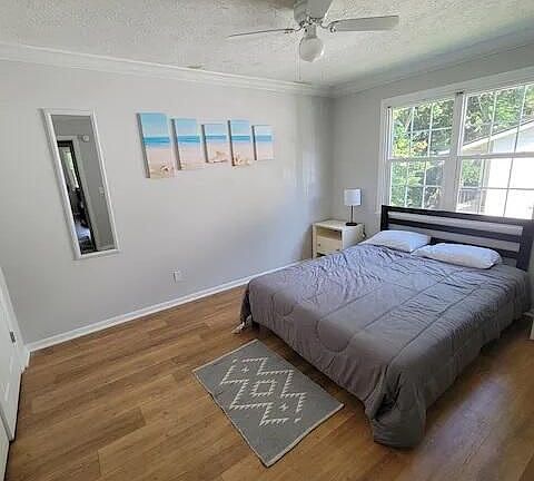 2nd image of 501 W Buena Vista Ave