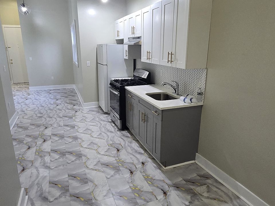 1st image of 61 16th Ave Floor 2