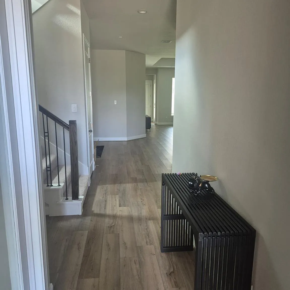4 bed, 3.5 bath, 2700 sqft, $3,750 — Photo 3