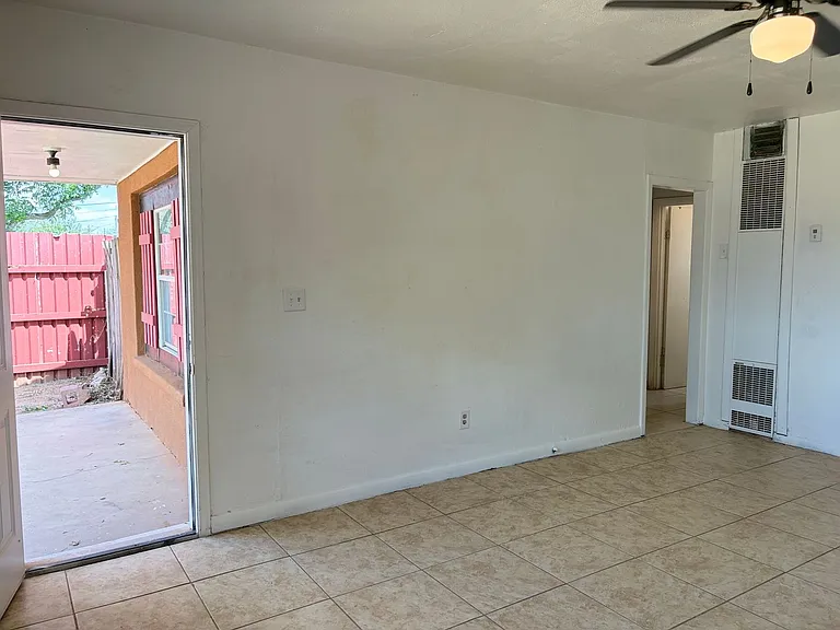 3111 Amherst St — Photo 5