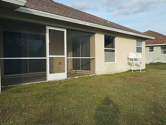 3rd image of 547 Kingsbury Ln