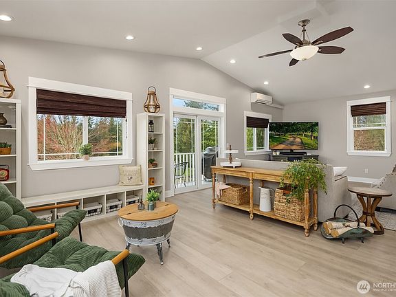 4th image of 6937 Lake Alice Road SE
