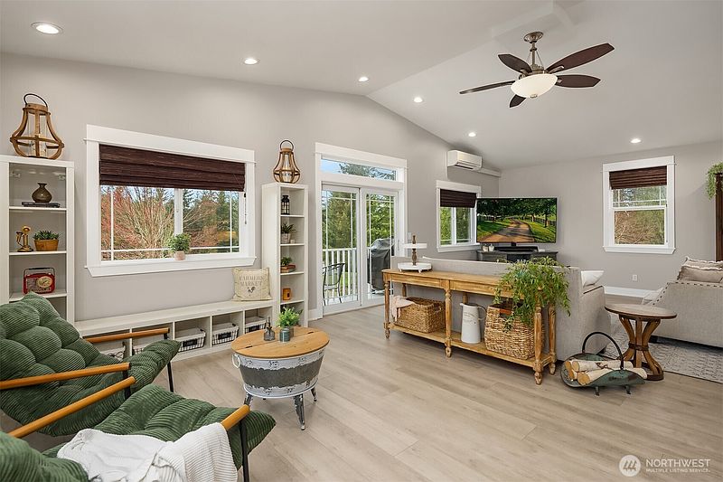 5th image of 6937 Lake Alice Road SE