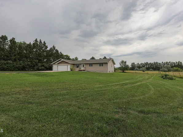 9903 Kerry Ln, Bismarck, ND 58503