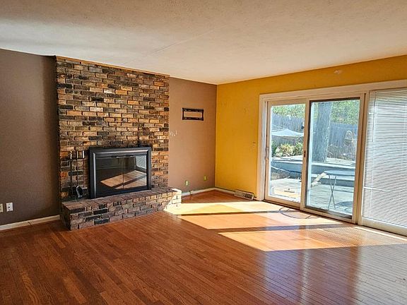 4th image of 2788 Whitehouse Ln