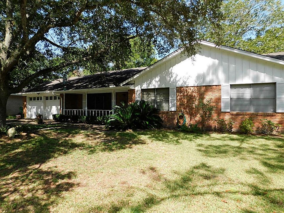 1st image of 2918 Meadow Ln