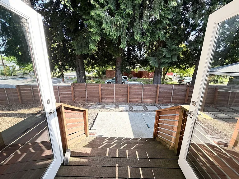 9216 N Portsmouth Ave — Photo 5