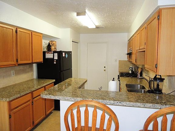 3rd image of 511 Northlawn Dr