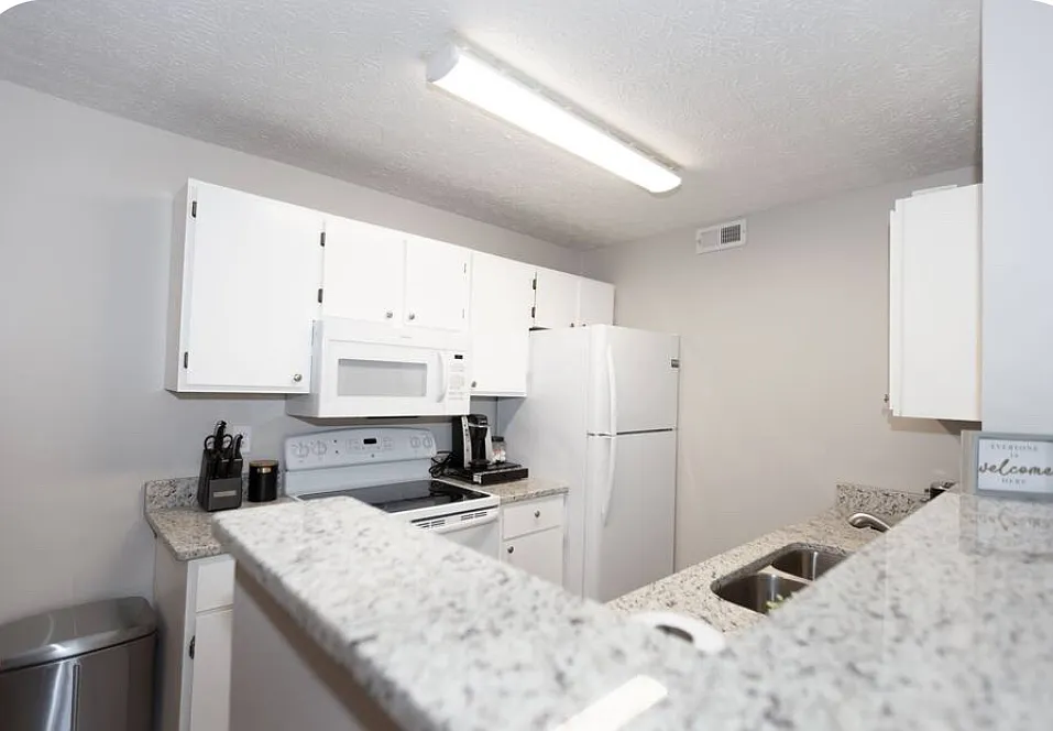 425 Watersway Ln — Photo 2
