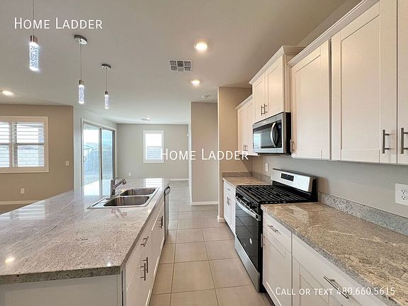 4th image of 41645 W Driftwood Ln